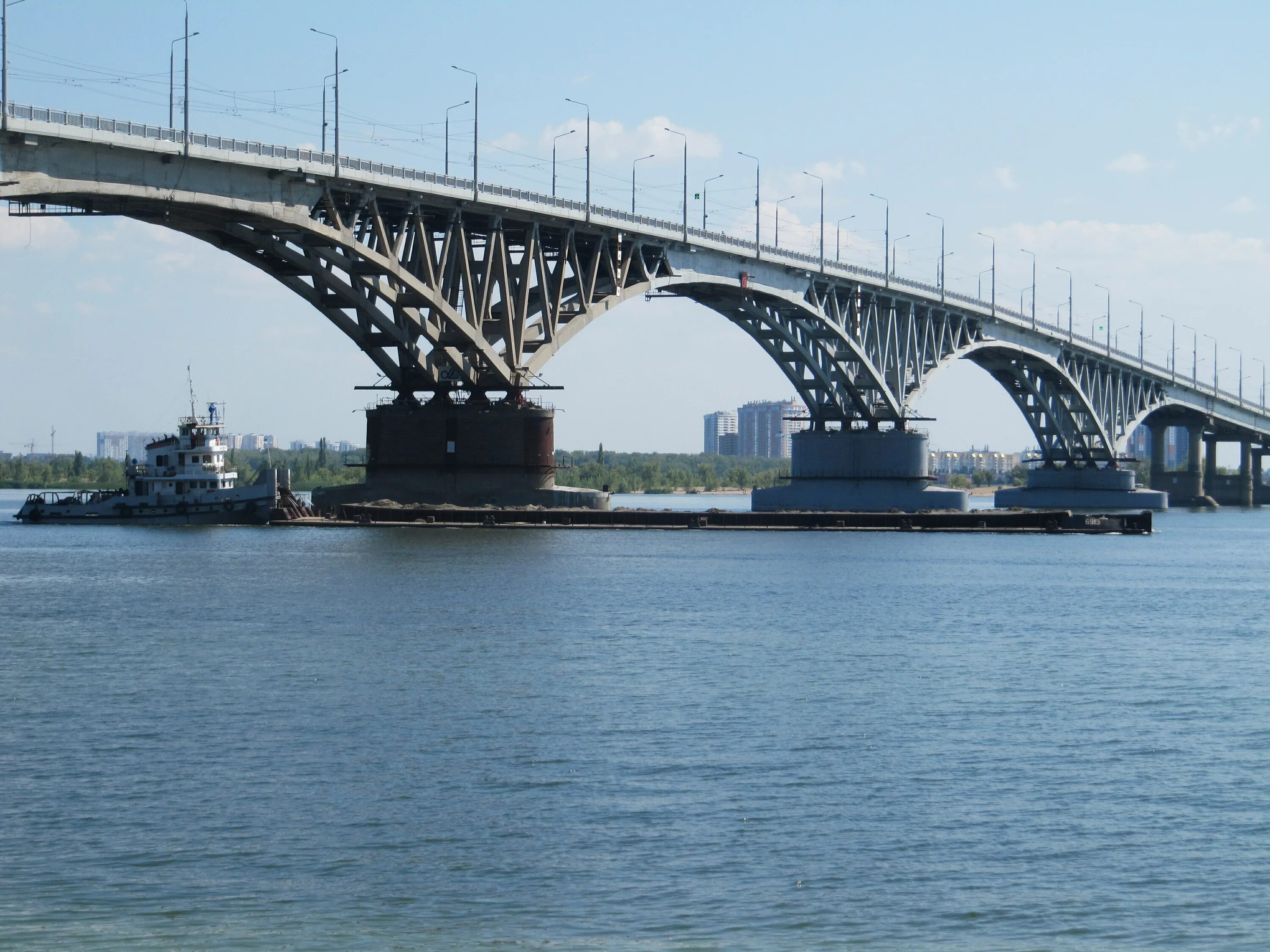 Волга мост энгельс. Волга мост Саратов. Волга мост Саратов Энгельс. Река Волга Саратовский мост. Город Энгельс мост через Волгу.