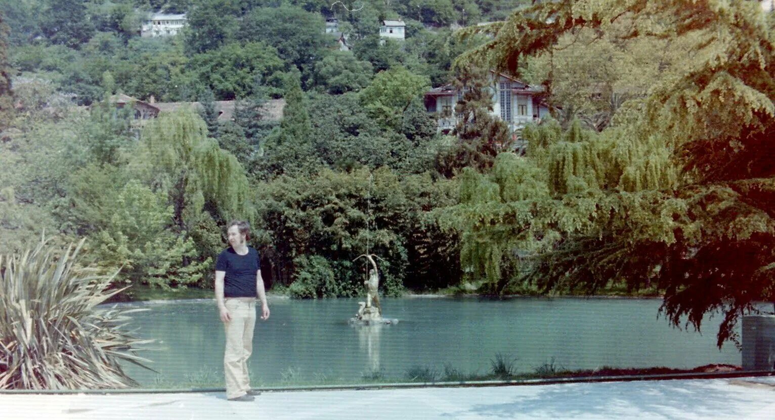 Сухуми 1979. Фонтан Стрелец Гагра. Довоенная Абхазия. Довоенные фото Абхазии. Сухум или гагра