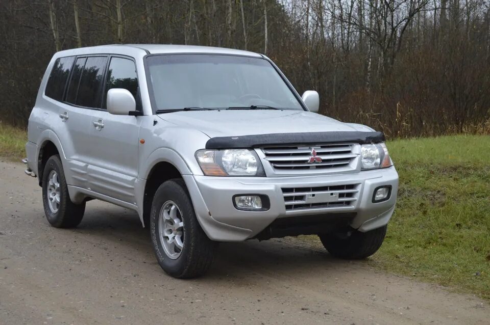 Mitsubishi pajero 3 поколение. Мицубиси Паджеро 2001. Митсубиси Паджеро 2001 года. Митсубиси Паджеро 3. Mitsubishi Pajero 2000.