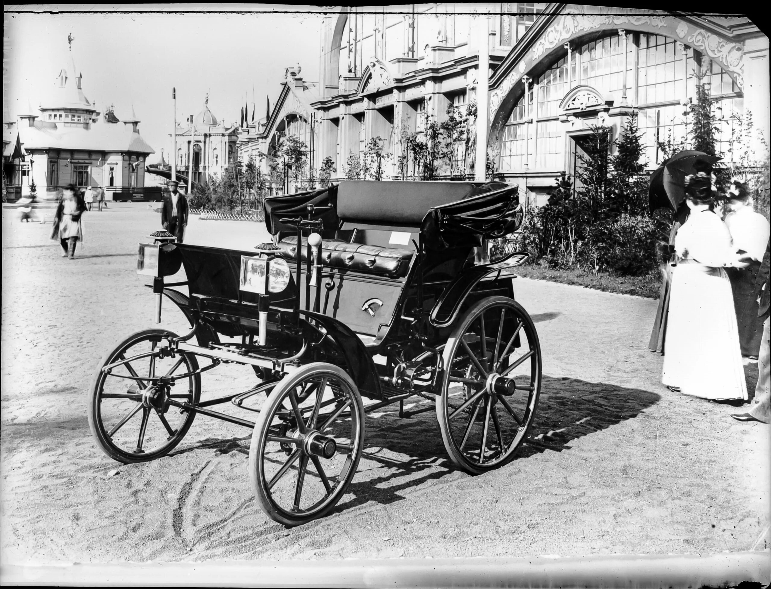 Акции первого автомобиля. Яковлев-фрезе 1896г. Первый автомобиль 1896 Яковлева и фрезе. Автомобиль фрезе и Яковлева в 1896.