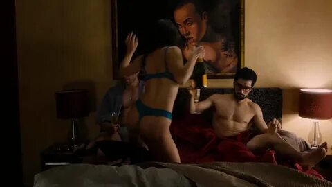 10. Sense8 (2015-2018) .
