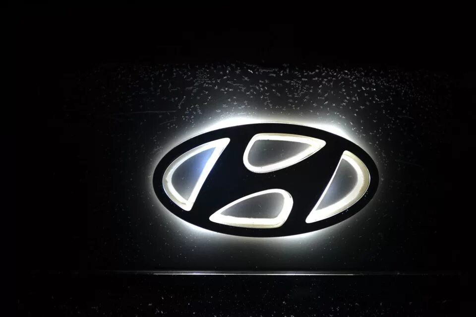 Значок соляриса как выглядит Передний бампер на Hyundai Solaris 2013 г дёшево. купить в Великом Новгороде,