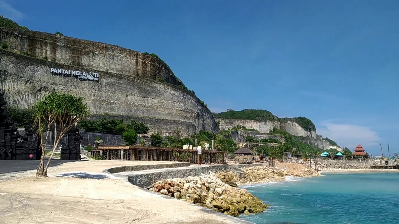 Пляж Меласти на Бали (Melasti Beach). Фантастический и инопланетный.