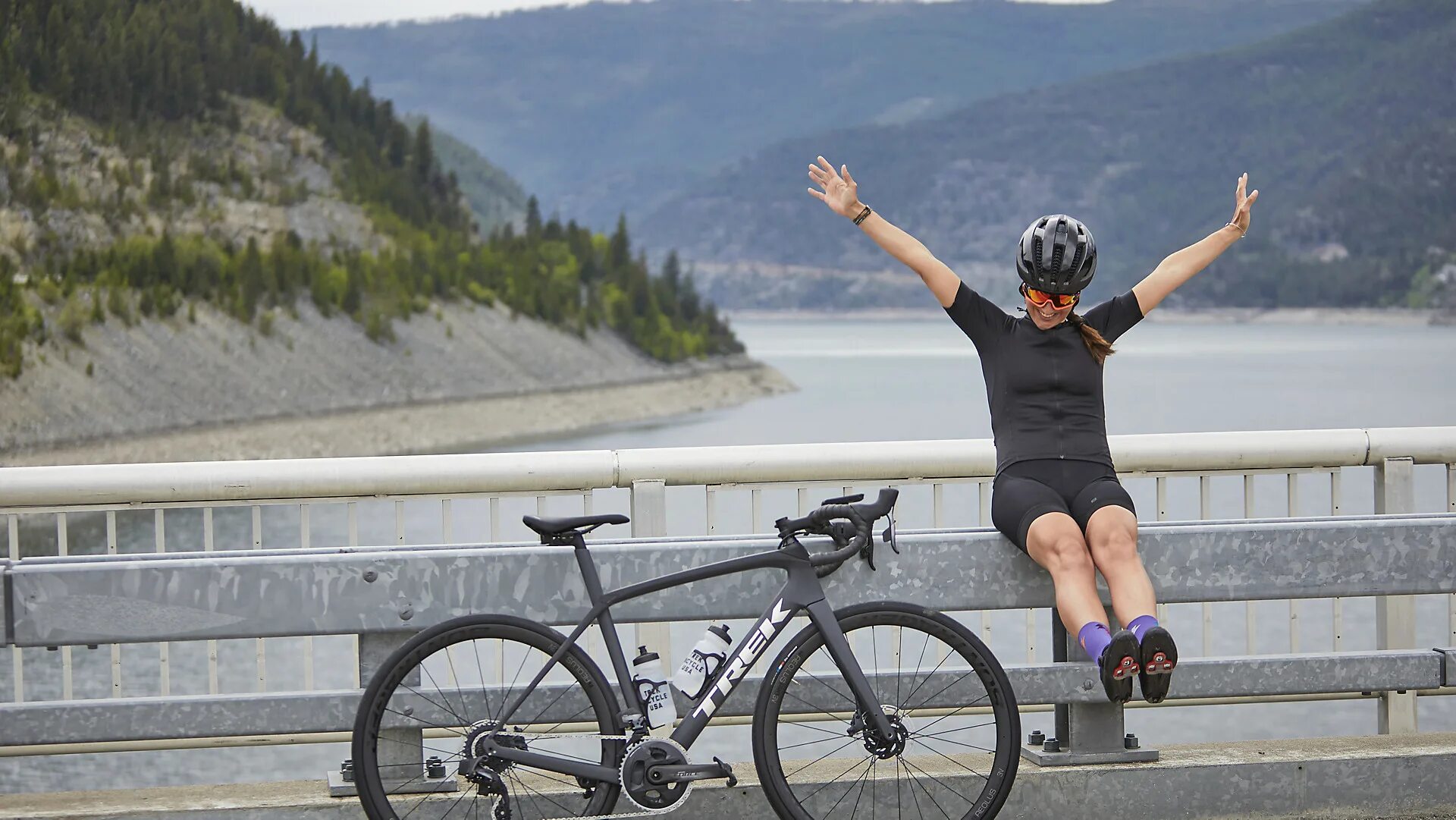 Get on the bike. Лежачий велосипед. Endurance велосипед. Смешные велосипеды. Лежачий велосипедист.