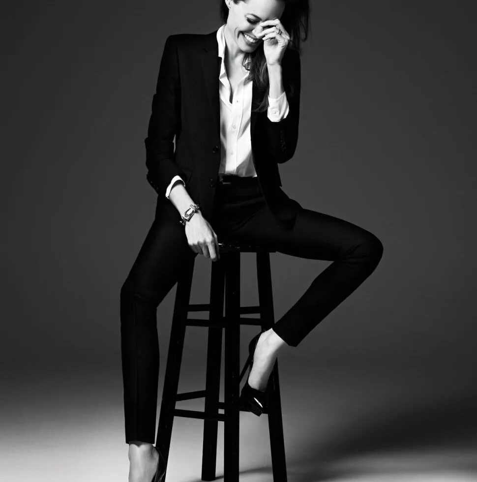 Одежда для фотосессии в студии. Анджелина Джоли elle. Милена Литвиновская. Анджелина Джоли (Angelina Jolie) в фотосессии эди Слимана (Hedi Slimane). Анджелина Джоли фотосессия для Vogue.