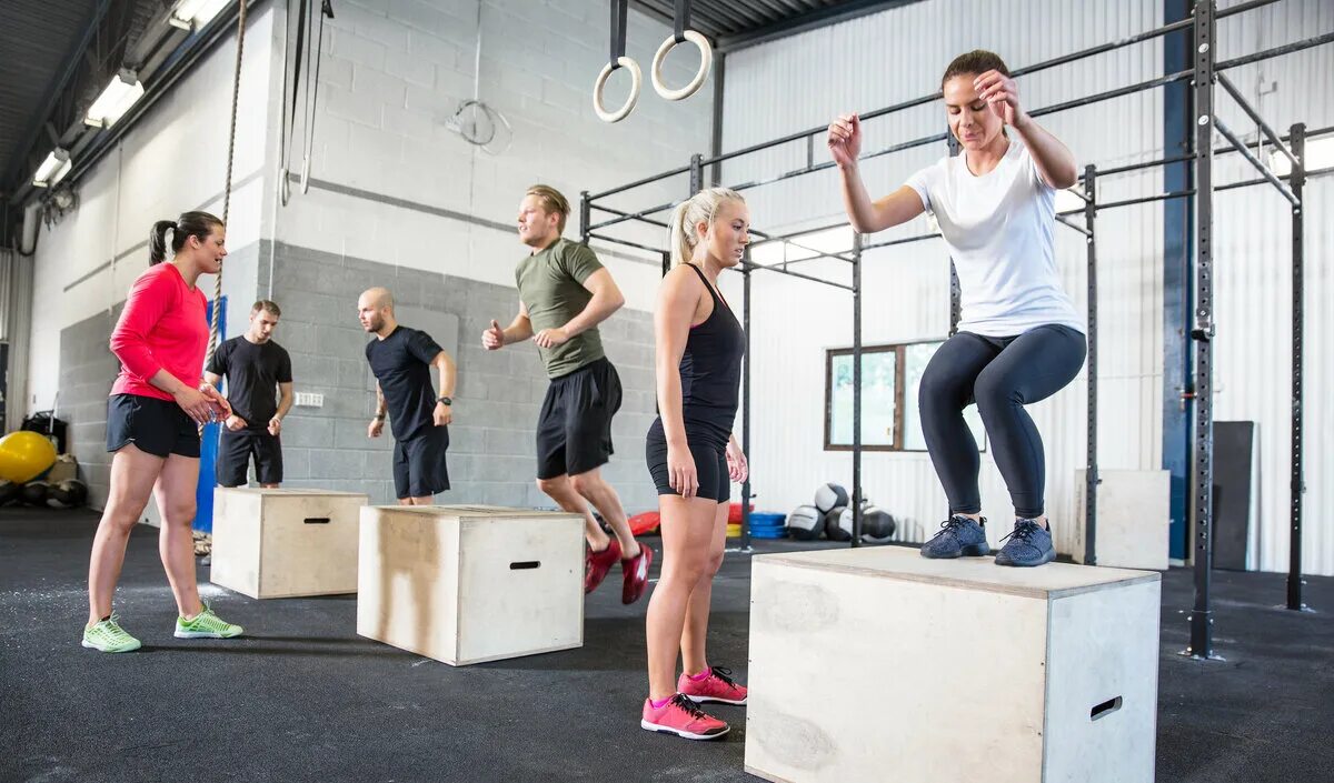 Crossfit что это. Упражнения в кроссфите. Функциональный тренинг. Лорен дженай кроссфит. Crossfit что это.