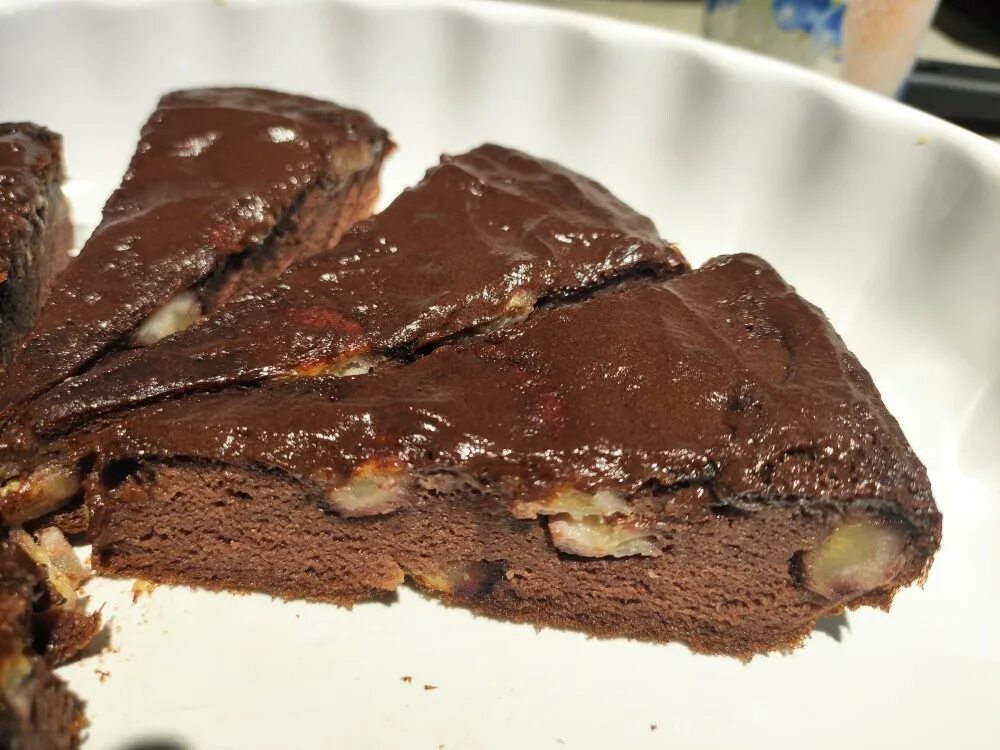 Банановый брауни с какао. Банановый брауни. банановый брауни пп. торт банановый брауни. пп брауни с бананом.