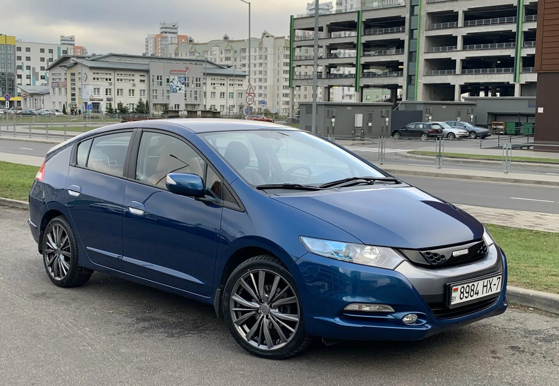 Хонда инсайт диски. Honda Insight 2011. Хонда Инсайт 2015. Хонда Инсайт 2011 год. Хонда Инсайт 2009 синяя.