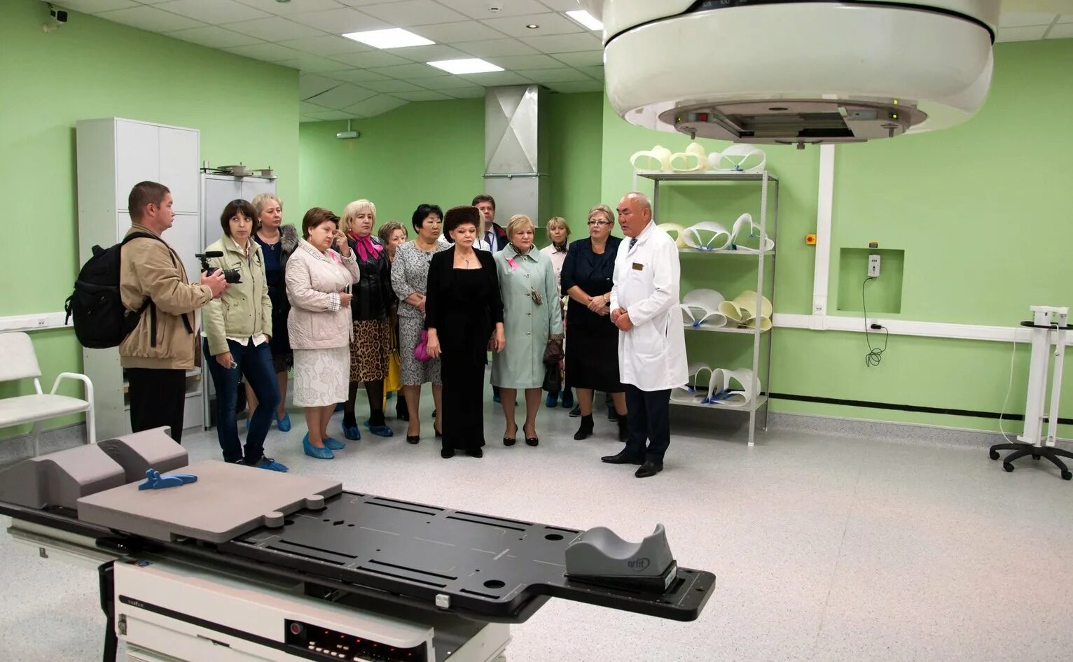 Посещение онкодиспансера. Онкодиспансер чебоксары. Бальжинимаев онкологический диспансер. Онкологическая клиника. Проект онкологического центра в севастополе.