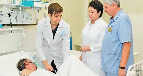 Где сейчас принимает