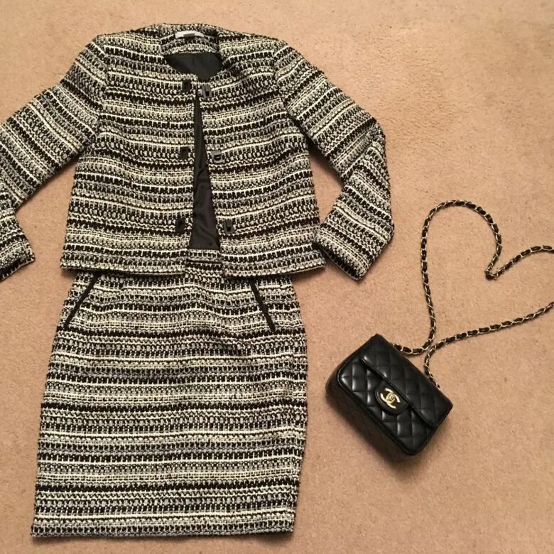 Твидовый костюм женский chanel. Твидовые костюмы шанель 2021. Твидовый жакет 2023. Детское платье из твида. Твидовый костюм для девочки.