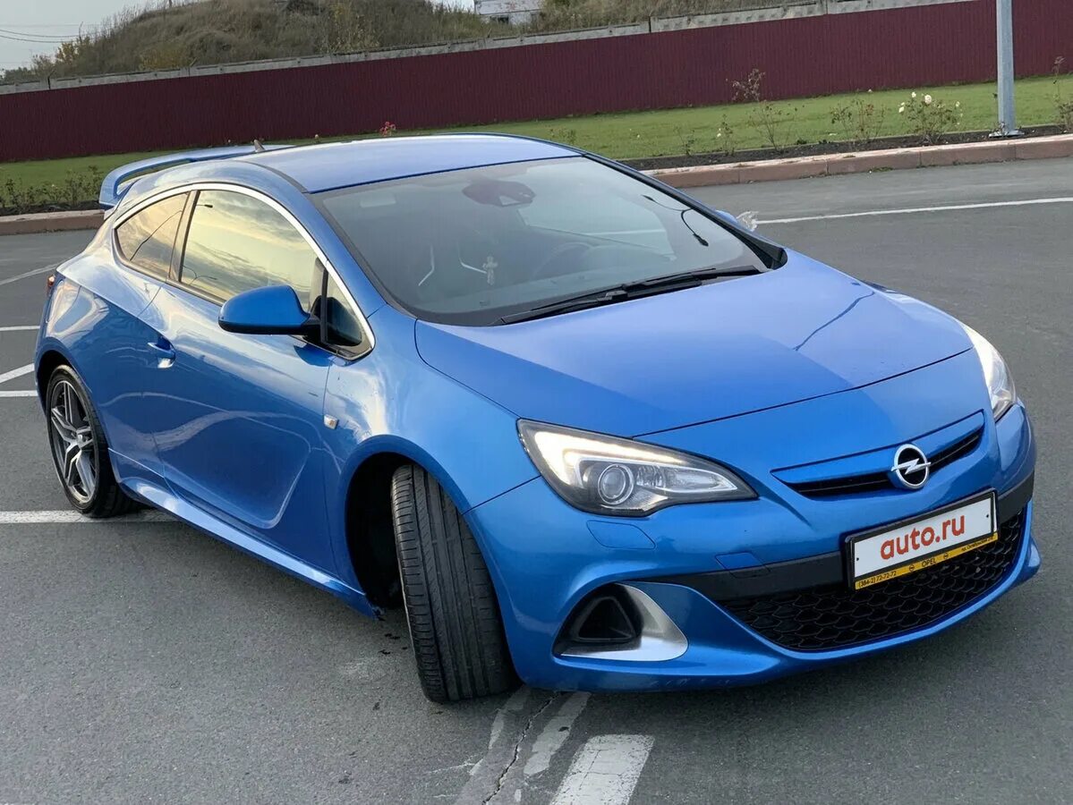 Opel Astra OPC. Opel Astra j 2013 OPC.