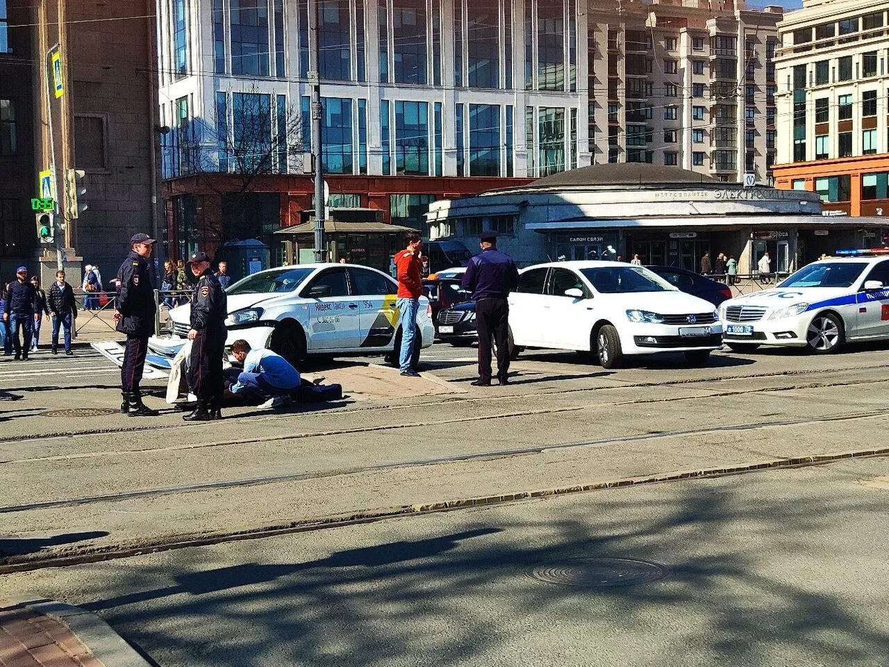 Петербург чп новости. Авария метро Электросила. Авария Московский проспект СПБ. ДТП на Московском проспекте СПБ. Аварии в СПБ метро Московская.