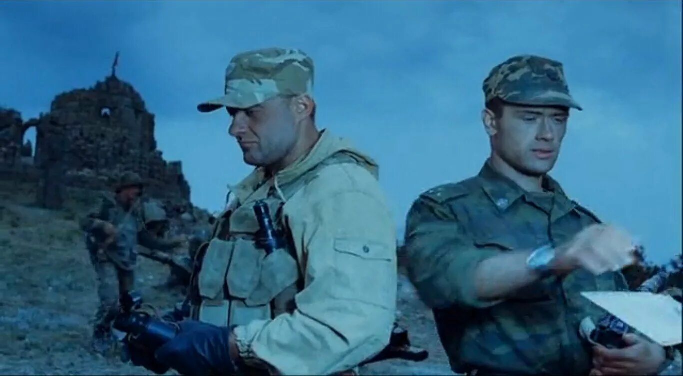 анатолий пашинин грозовые ворота. рота уехать. актёр артур смольянинов. No war in ukraine. солдат на рассвете.