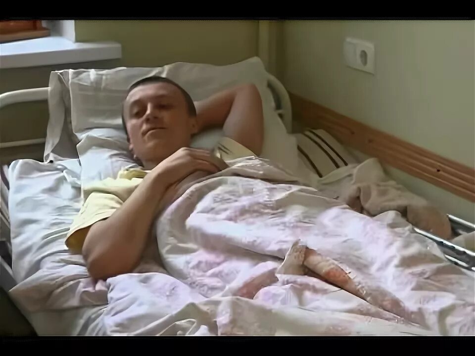 Меня лечил донецкий врач песня. Сергей гусев донецкий врач. меня лечил донецкий врач мам, я в плену, но ты не плачь.. меня лечил донецкий врач клип.