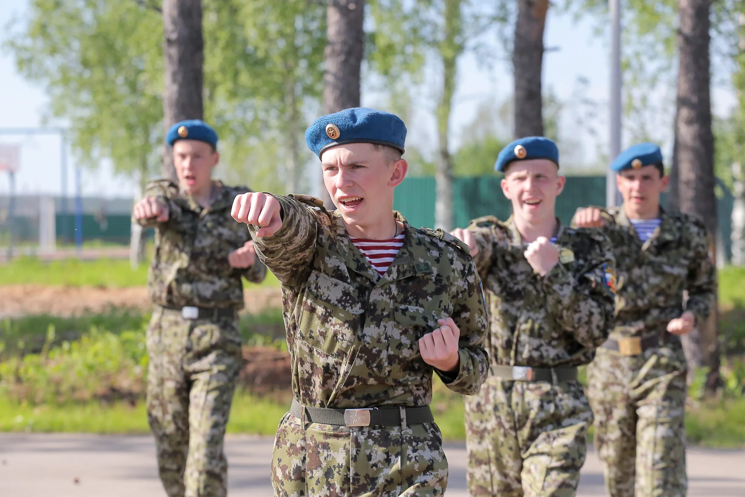 Дол хотел. Лагерь Юный десантник Нижний Новгород. Военно патриотический лагерь ВДВ. Лагерь хочу стать десантником Нижний Новгород. Патриотический лагерь.