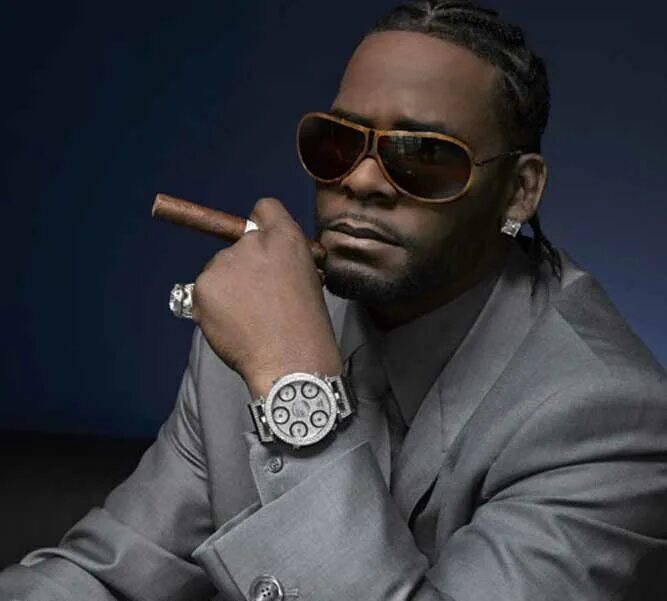 R kelly скандал. R Kelly. R Kelly сейчас. R.Kelly обложки. R Kelly 12 Play.