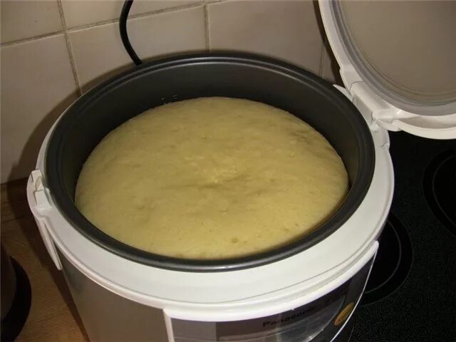 Рецепт вкусного кулича в мультиварке редмонд. Кулич в мультиварке. кулич в мультиварке в бумажной форме. кулич в мультиварке редмонд. кулич в мультиварке поларис.