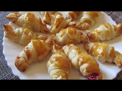 Выпечка из слоеного теста круассаны