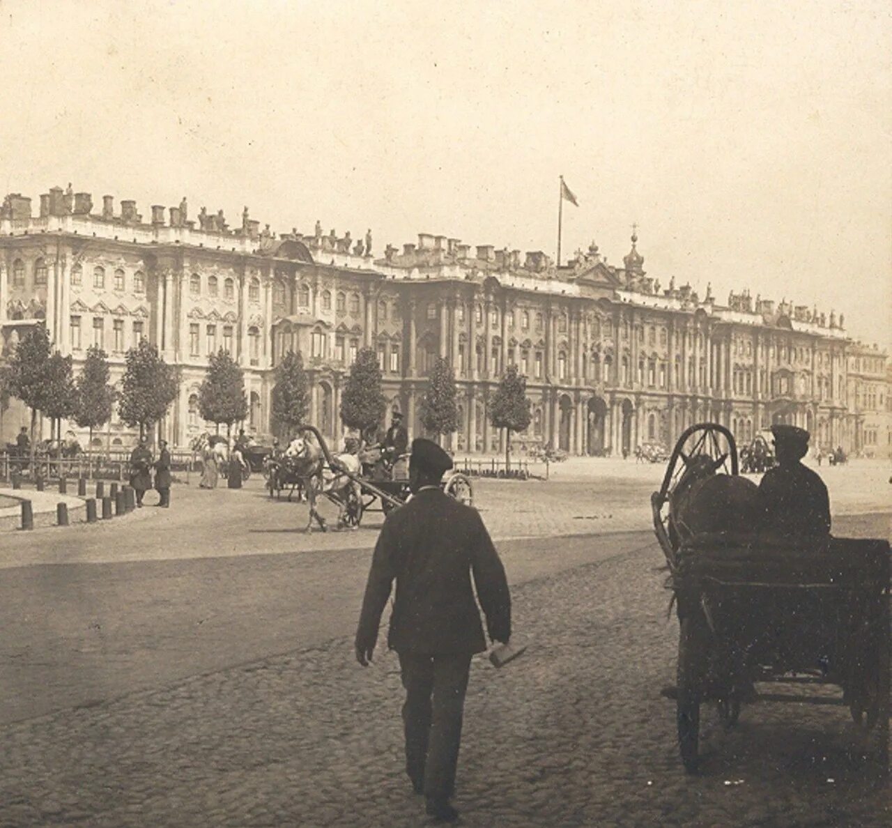 Спб старый сайт. Дворцовая площадь в Санкт-Петербурге 19 век. Санкт-Петербург 1901 год. Дворцовая площадь в Санкт-Петербурге до революции. Санкт Петербург 1870 г Дворцовая площадь.