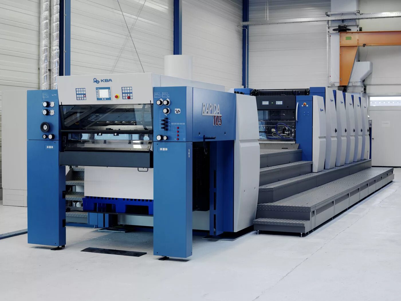 Печатная машина komori. Цех типографии heidelberg gto52. Современный печатный станок. Машина печатный станок. Печатная машина гейдельберг спидмастер.