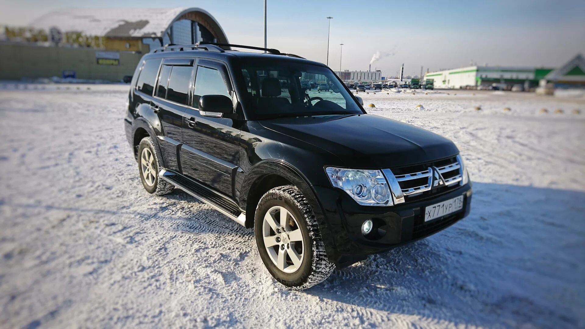 Мицубиси паджеро номер. Mitsubishi Pajero 4. Митсубиси Паджеро 4 зима. Паджеро 4 зимой. Мицубиси Паджеро 3.0.