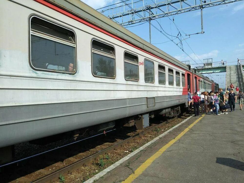 Электричка Бердск. Электричка Ангарск вокзал. Поезда в Бердске. Бердск станция электричек. Электропоезда искитим