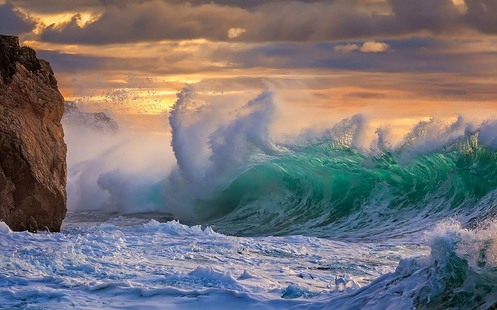 Атлантический океан шторм. Бискайский залив волны убийцы. Исландия Атлантический океан. Море, волны.