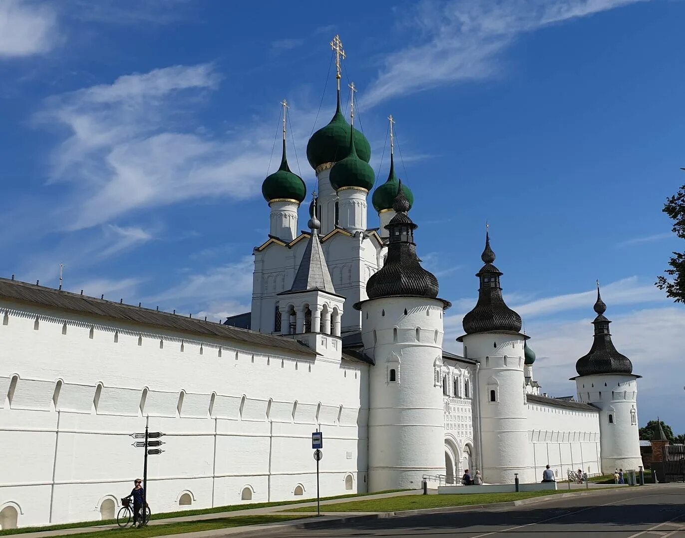 Ростов ярославский время. Город ростов великий. Ростов ярославский время. Старинный ростов великий. Ростов ярославский кремль.