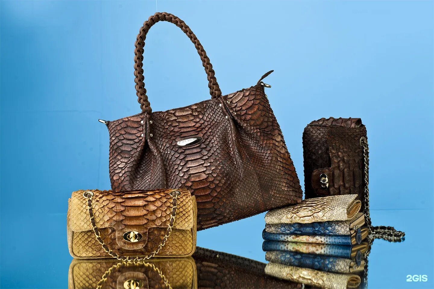 Сайт сумок омск. Каас сумки Омск. Магазин сумок. Магазин Каас сумки женские магазин. Каас сумки Омск логотип.