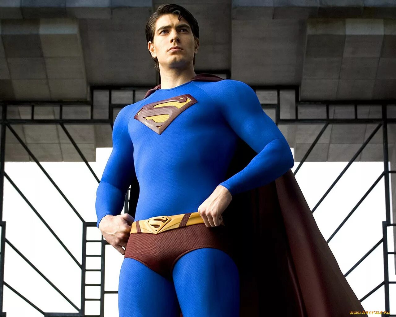 Брэндон рут Супермен. Возвращение Супермена 2006. Brandon Routh Superman Returns. Кларк Кент переодевается в Супермена.