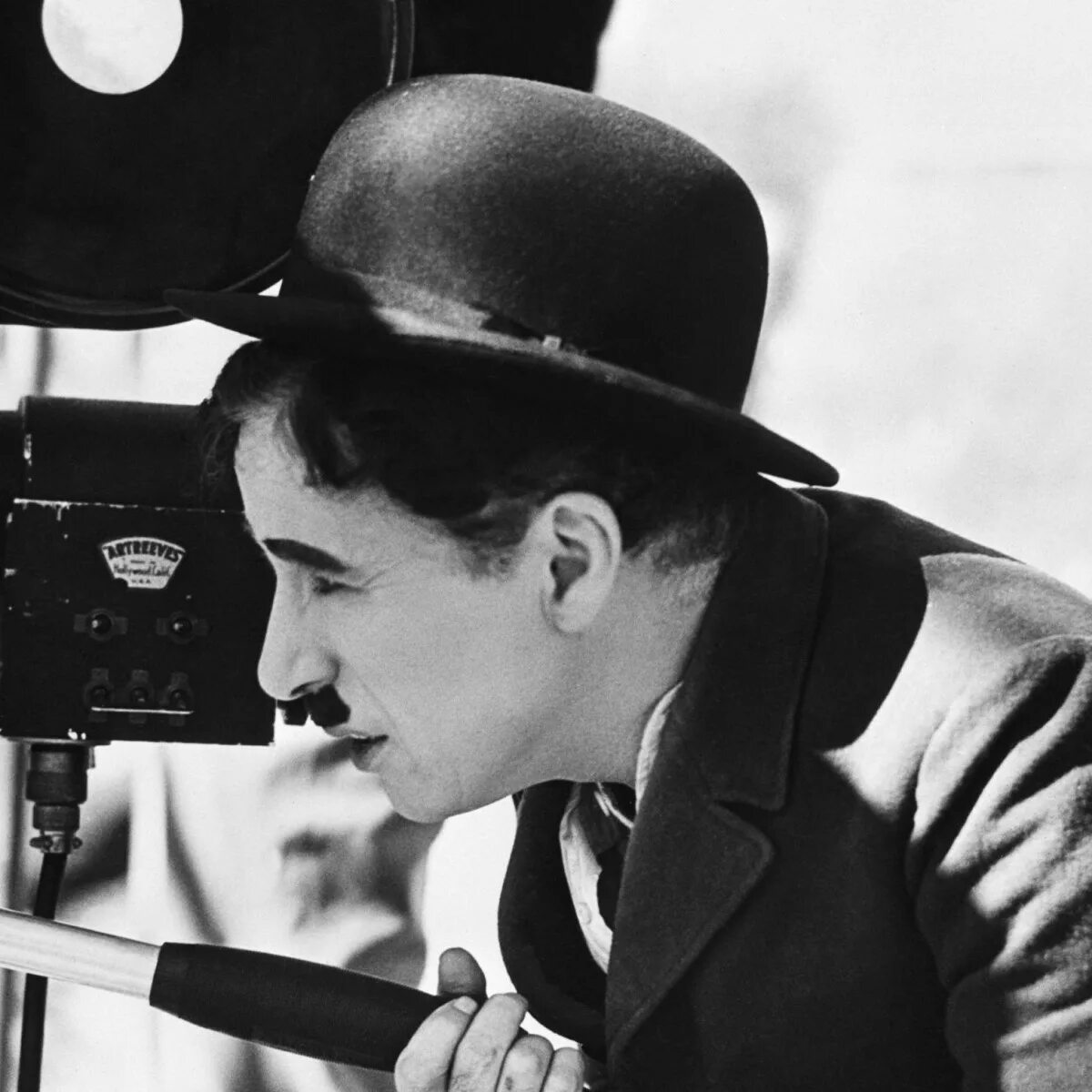 Приемы режиссеров. Чарли Чаплин 1977. Кинематограф Чарли Чаплин. Чарли Чаплин на съемках. Чарли Чаплин фото.