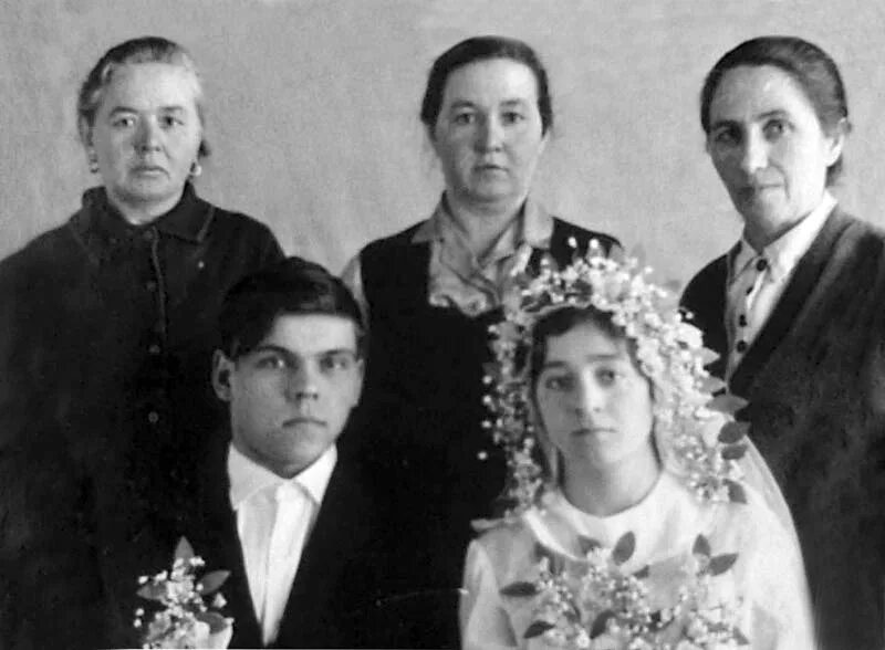 Немцы поволжья в сибири. Свадьба поволжских немцев. свадебный наряд немцев поволжья. немцы поволжья внешность. лица поволжских немцев.