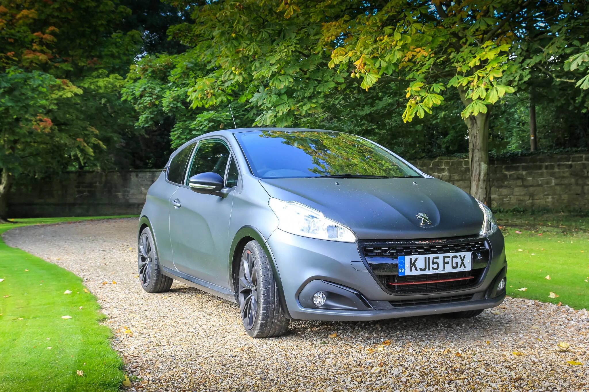 Пежо 208 Рестайлинг. Пежо 208 серый. Horn Peugeot 208. Peugeot 254.