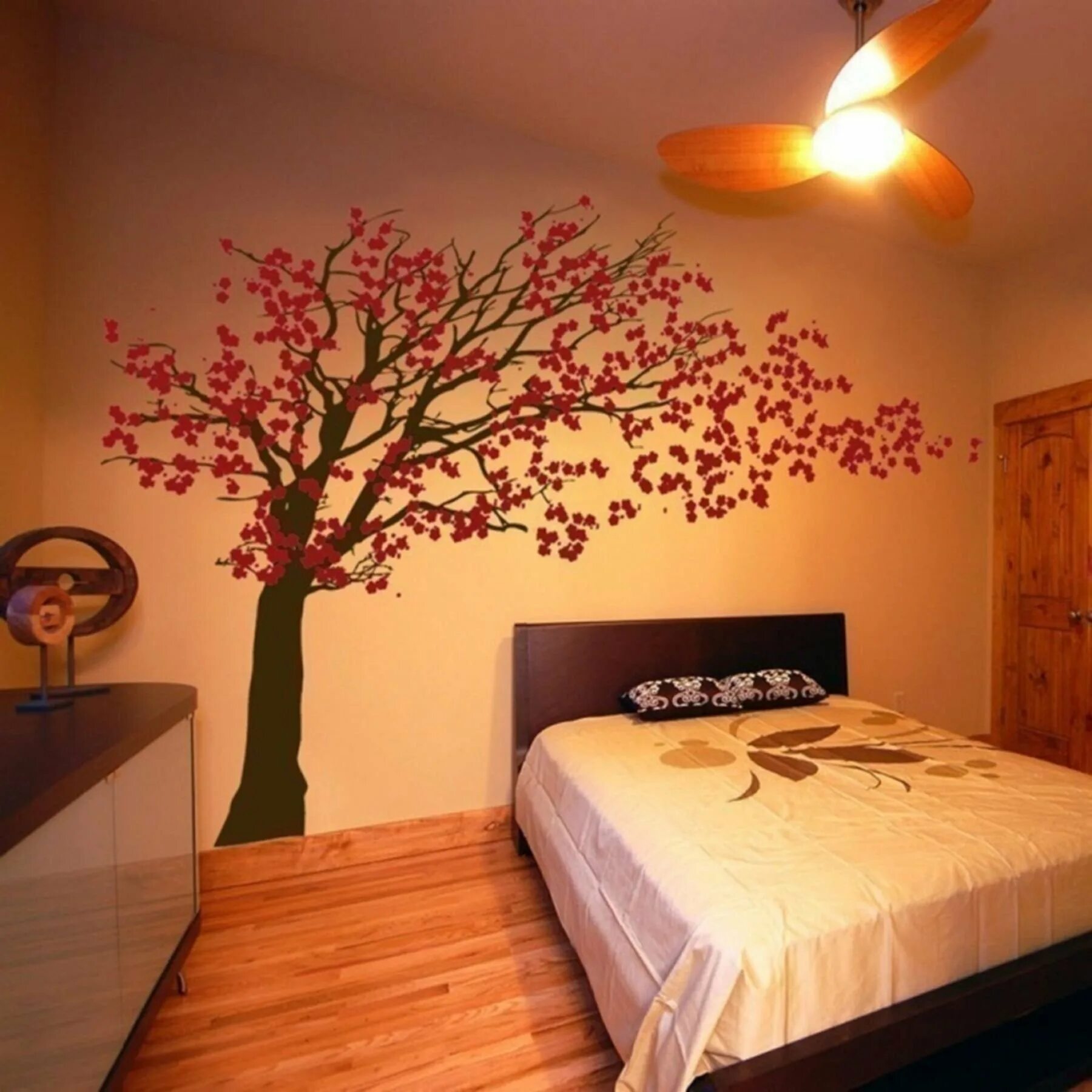 Сакура на стене. Украшение стен в квартире. Дерево на стене. Роспись стен в спальне. Дерево на стене в интерьере.