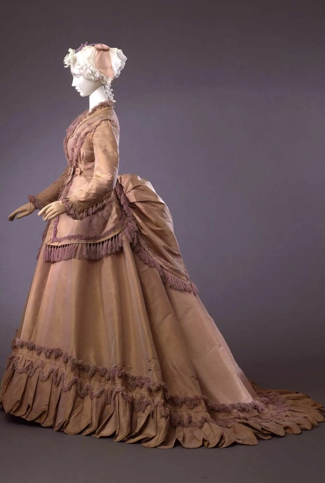Одежда 1800. Мода Англии 1860х. Платье 1830 Galeriadel Costume di Palazzo Pitti. 1860-1868 Victorian Dress. Мода 1860 Франция.