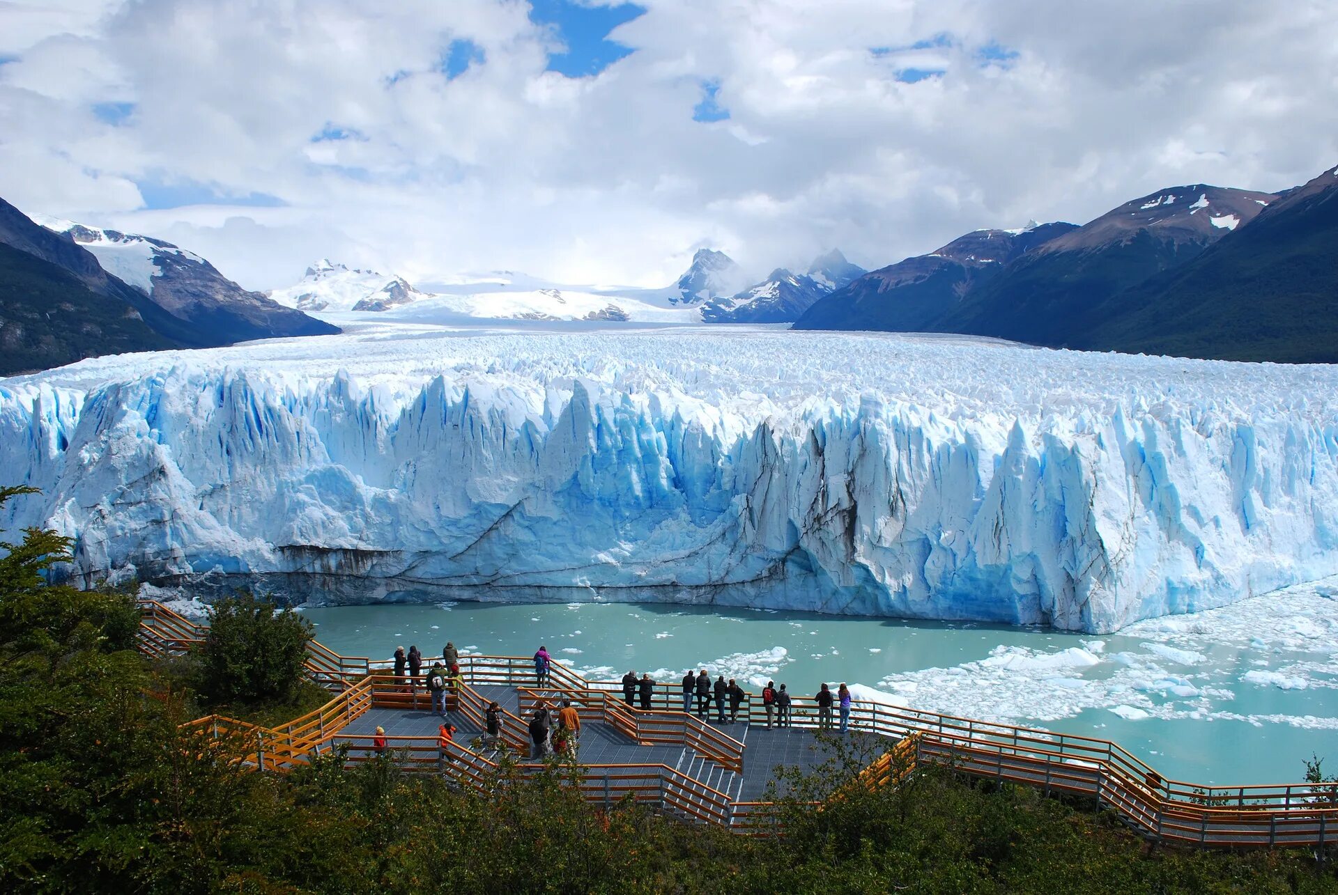 Самый большой горный ледник в мире. Калафате Аргентина. Калафате гора. Аэропорт Эль Калафате. Ледники в горах.