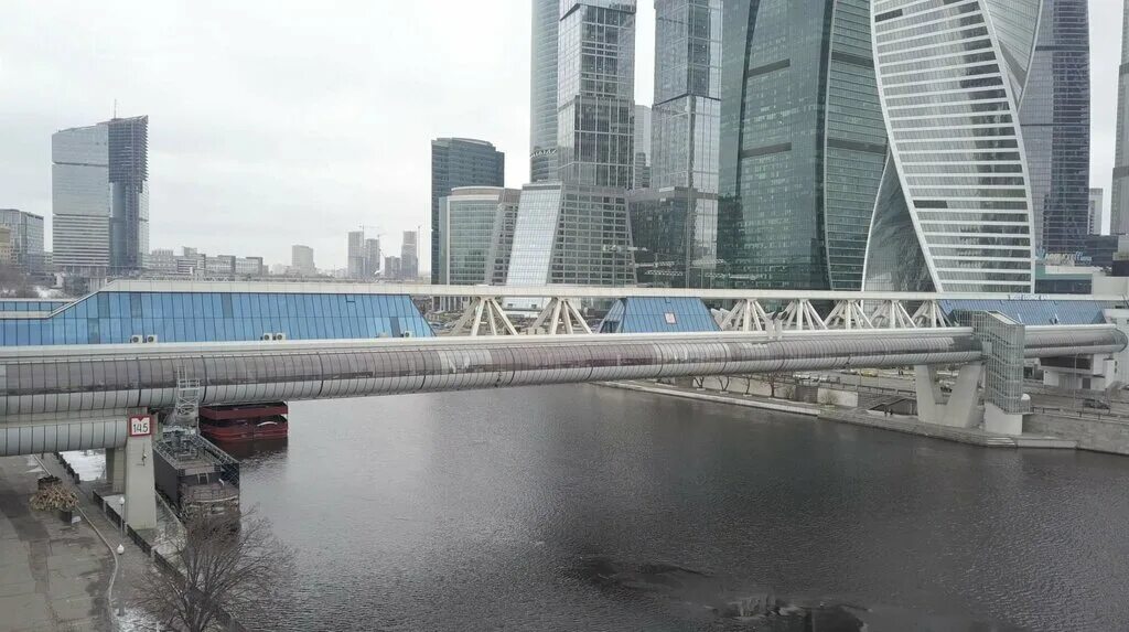 мост багратион в москве. краснопресненская набережная 16с1. краснопресненская наб. 16 стр. краснопресненская набережная 16 1.