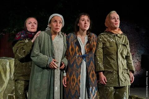 Материнское поле спектакль