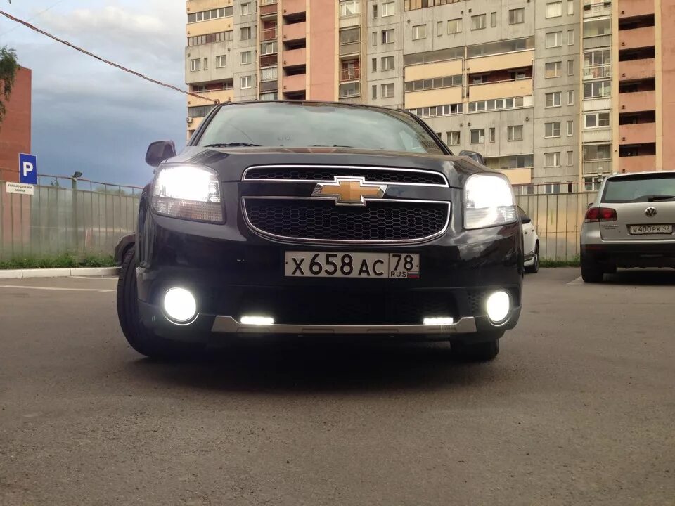 Шевроле ксенон. Chevrolet Orlando 2013 ПТФ. Chevrolet Orlando 1.8 противотуманка.