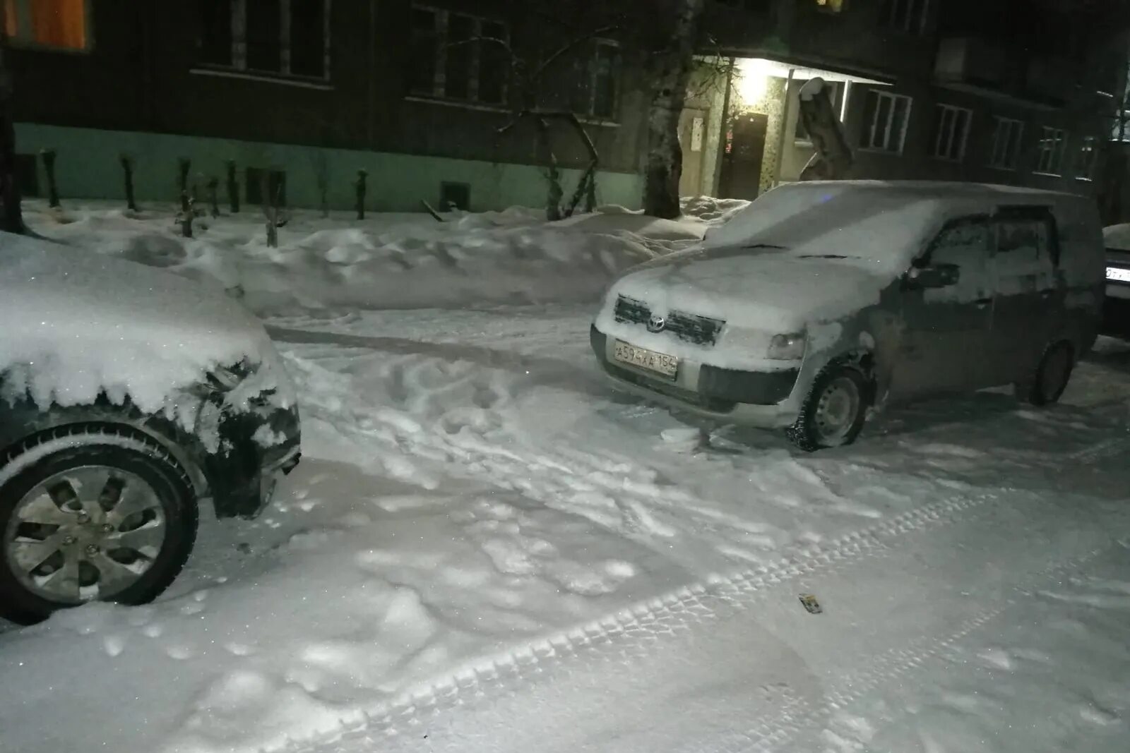 разбитые машины. 30 декабря разбил машины во дворе. 30 декабря разбил машины во дворе. 30 декабря разбил машины во дворе. 30 декабря разбил машины во дворе.