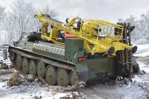 Гусеничная буровая