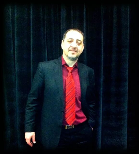 Альви альтемиров. Альви альтемиров сам довл сам. Альви альтемиров и игорь шиянов. Альви альтемиров. Альви певец чеченский.