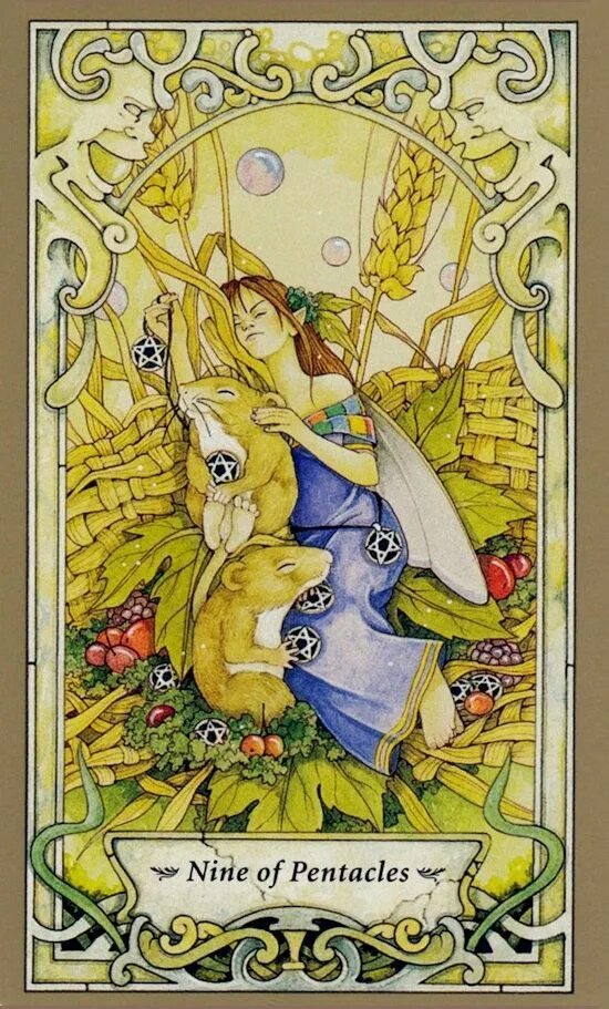 9 пентаклей таро отношение. 9 Пентаклей Таро Уэйта. Пентакли 9 Таро. Mystic Faerie Tarot галерея. 9 Пентаклей Таро.