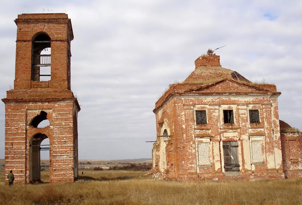 Село гудя. Руднянский храм Волгоградская область. Церковь села Матышево Руднянского района. Церковь в Руднянском районе. Памятники село Лопуховка Руднянский район Волгоградская область.