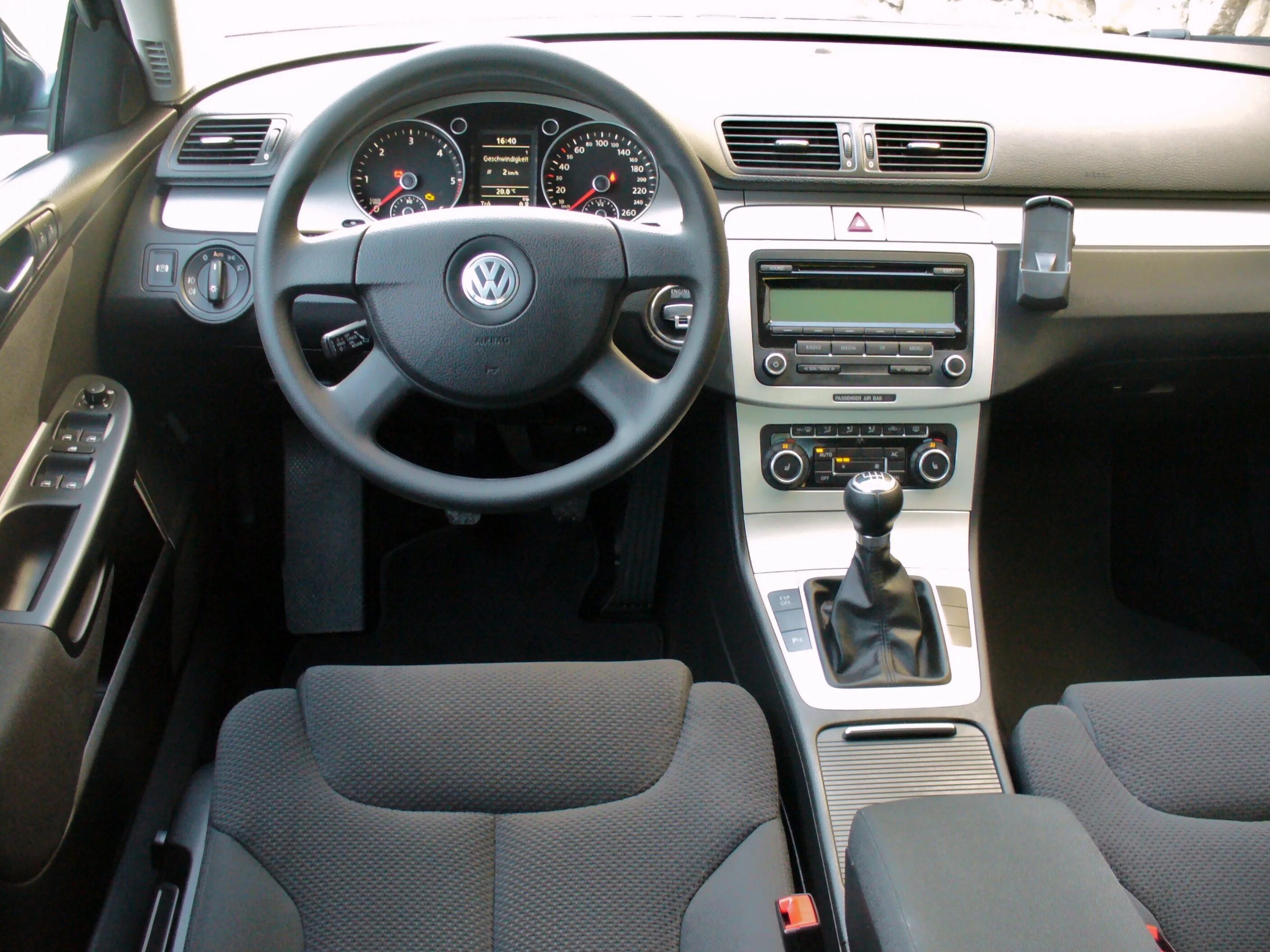 Vw b6 2.0. VW Passat b6 Interior. Фольксваген Пассат б6 салон. VW Passat b6 салон. Фольксваген Пассат б6 2008.