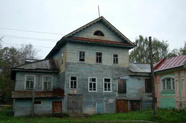 Погода лальск на 3 дня. Лальск Кировская область. Лальск дом купца Шестакова. Пгт Лальск улица Ленина зелёный дом. Пгт Лальск улица Ленина.