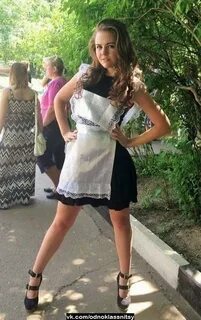 Одноклассница в короткой