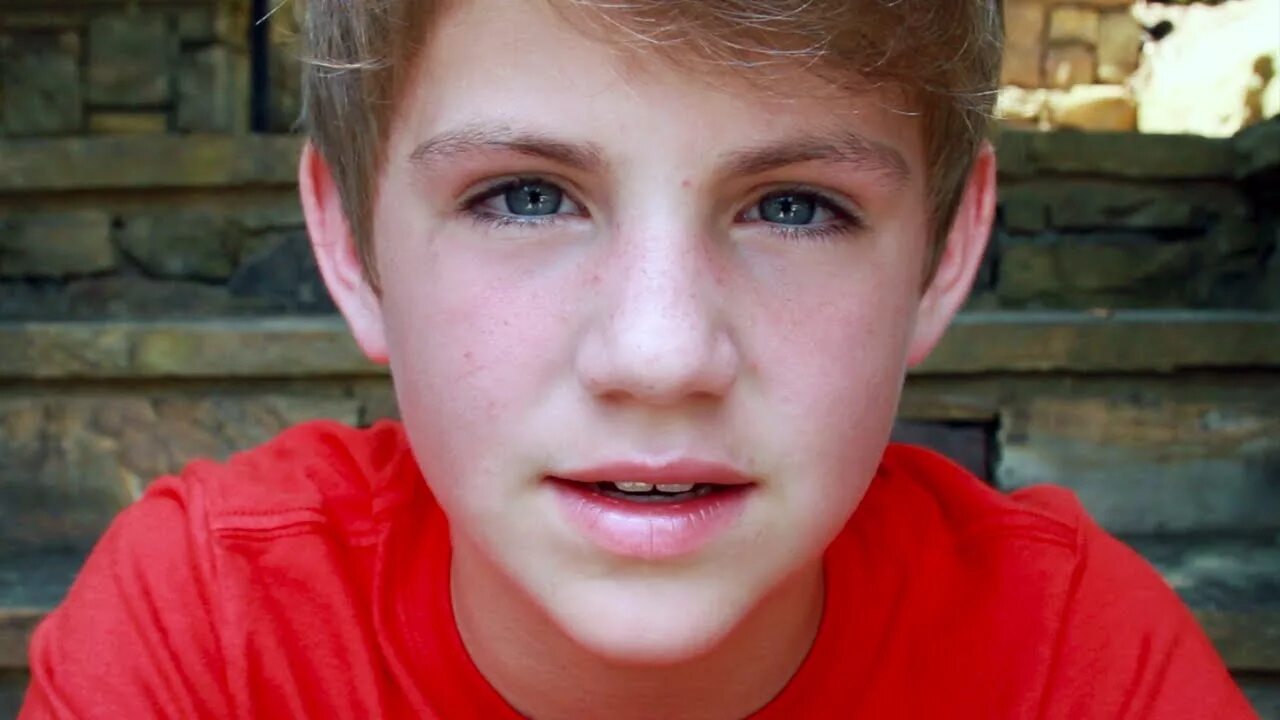 Boys wank. MATTYBRAPS. Мэтти Липтак. Mattyb 2024. MATTYBRAPS сестра.