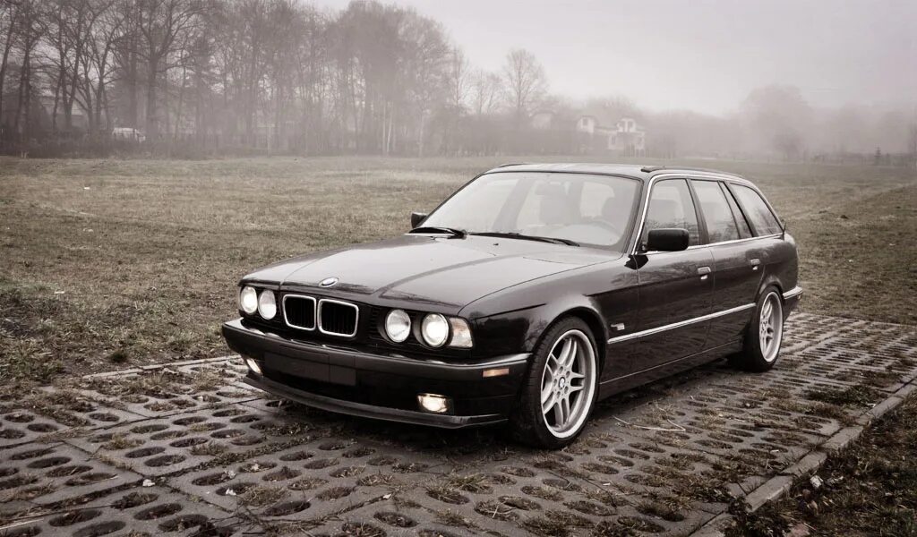 Е34 рестайлинг. BMW e34 универсал. БМВ 34 универсал. BMW e34 525ix. BMW 5 e34 Touring.